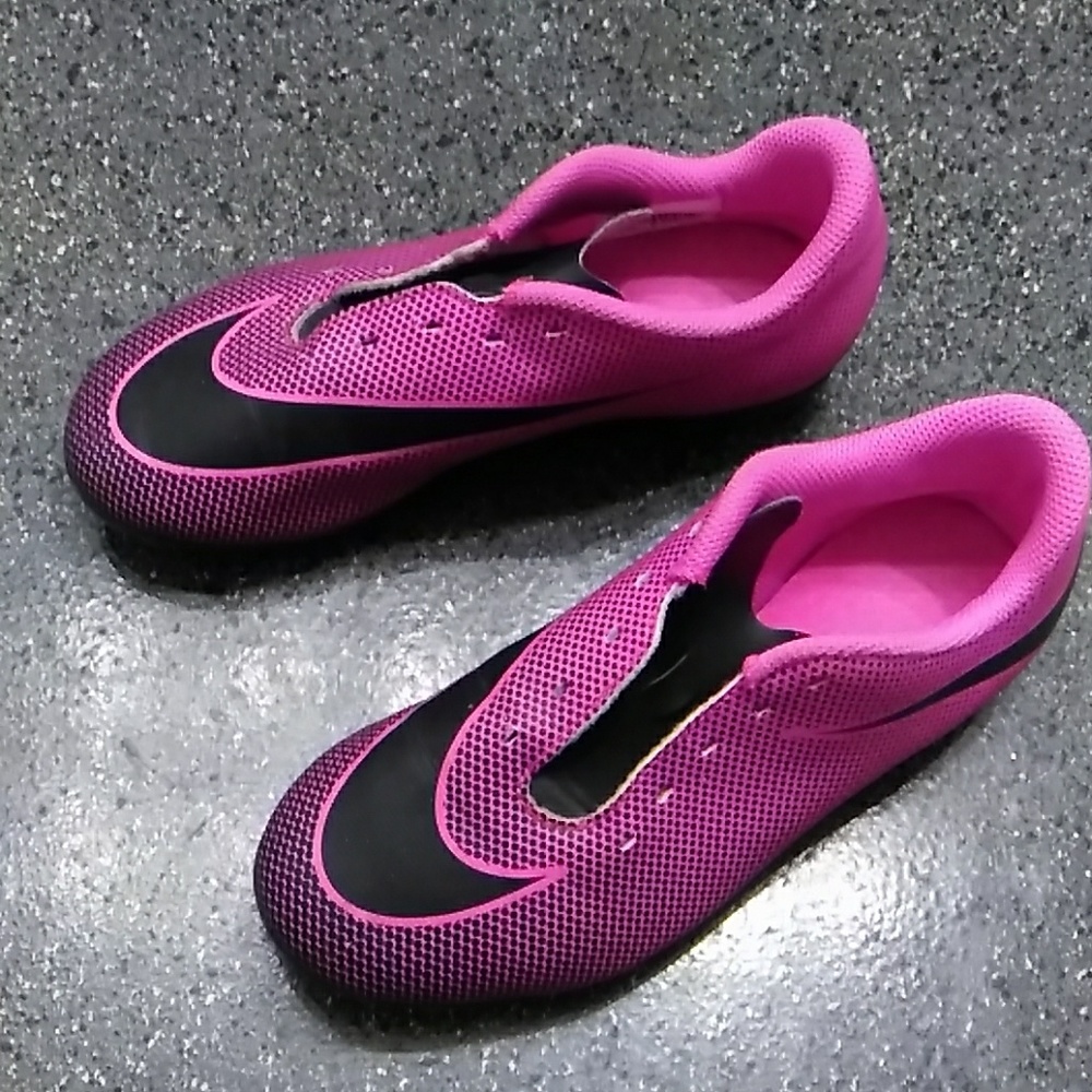 Girls Nike soccer cleats